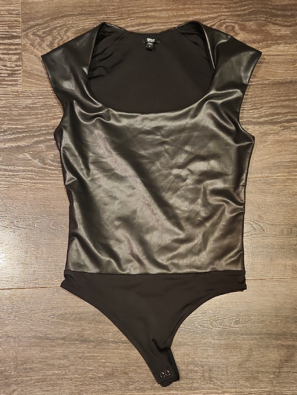 ❤️ EXPRESS BODY CONTOUR BLACK VEGAN LEATHER THONG BODYSUIT, SMALL
